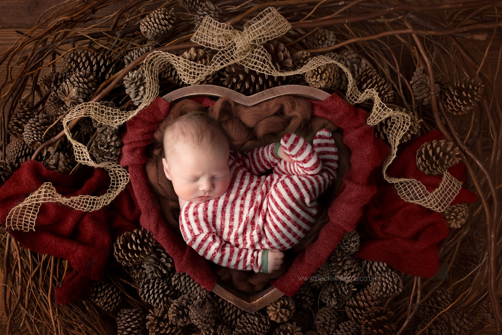 Christmas-newborn-photo-shoot-hemel-hempstead-9.jpg