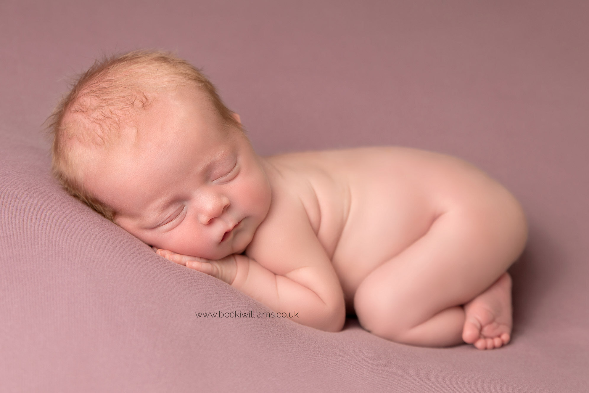 newborn-photographer-milton-keynes-studio