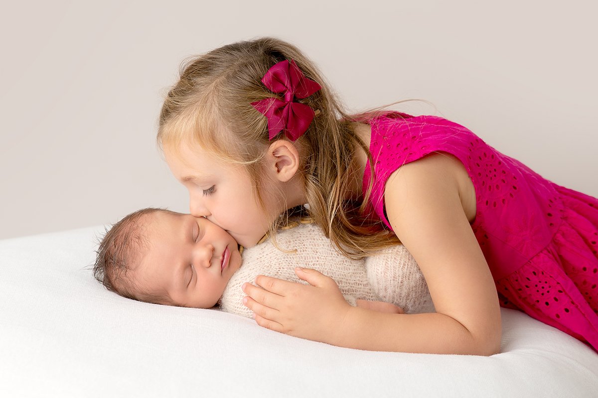 Milton Keynes Newborn and sibling Photographer