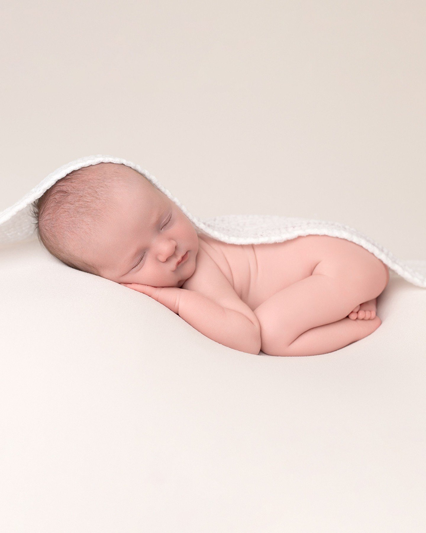 The same pose in three different flavours 🥰 

#MiltonKeynesNewbornPhotographer #babyphotographermiltonkeynes #MiltonKeynes  #miltonkeynessmallbusiness #Northamptonphotographer #buckinghamshirephotographer 
#leightonbuzzardphotographer #lutonphotogra