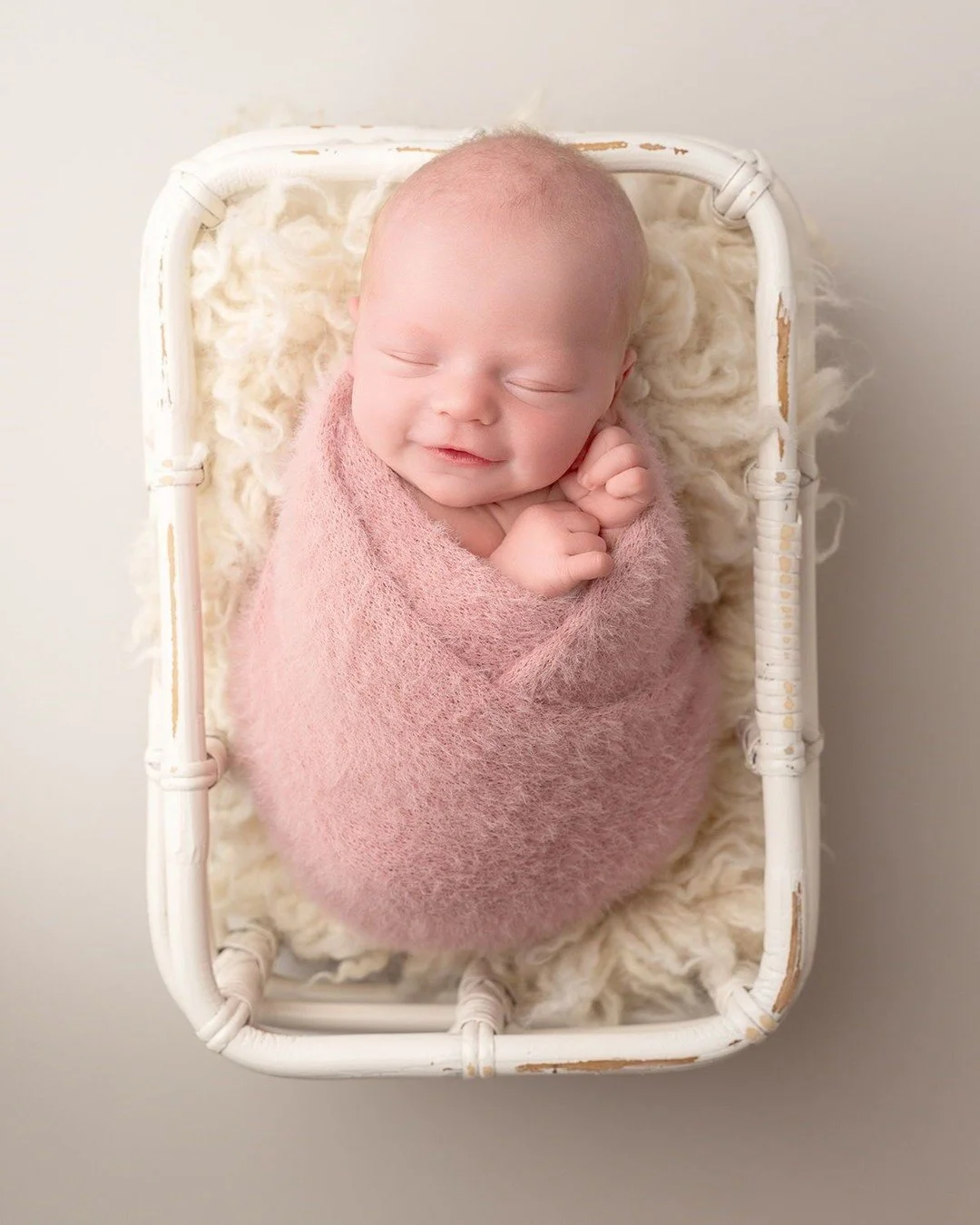 Welcome, Miss Delilah 🩷 

#newbornphotography #newbornphotographer #MiltonKeyneseNewbornPhotographer #MiltonKeynes  #Northampton #Buckinghamshire #miltonkeynesmums #lutonmums #miltonkeynessmallbusiness #leightonbuzzard #leightonbuzzardmums #luton #l