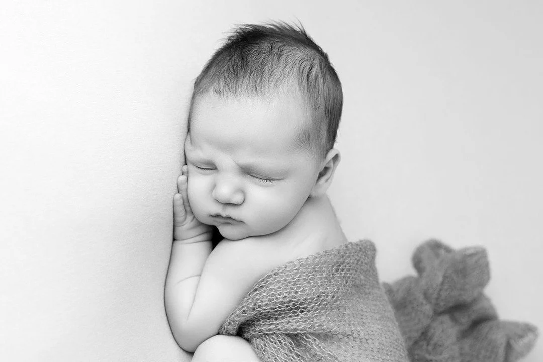 Black and white gorgeousness 🖤🤍

#MiltonKeynesNewbornPhotographer #babyphotographermiltonkeynes #MiltonKeynes  #miltonkeynessmallbusiness #Northamptonphotographer #buckinghamshirephotographer 
#leightonbuzzardphotographer #lutonphotographer #bedfor