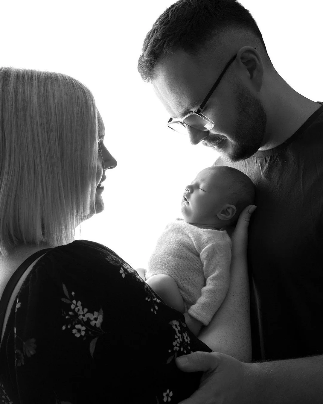 Don't forget to book your newborn photo shoot before your baby is here. 
We pencil a date in the diary around a week after your due date and then move that date depending on when they arrive. 

I do sometimes have last minute slots available but not 