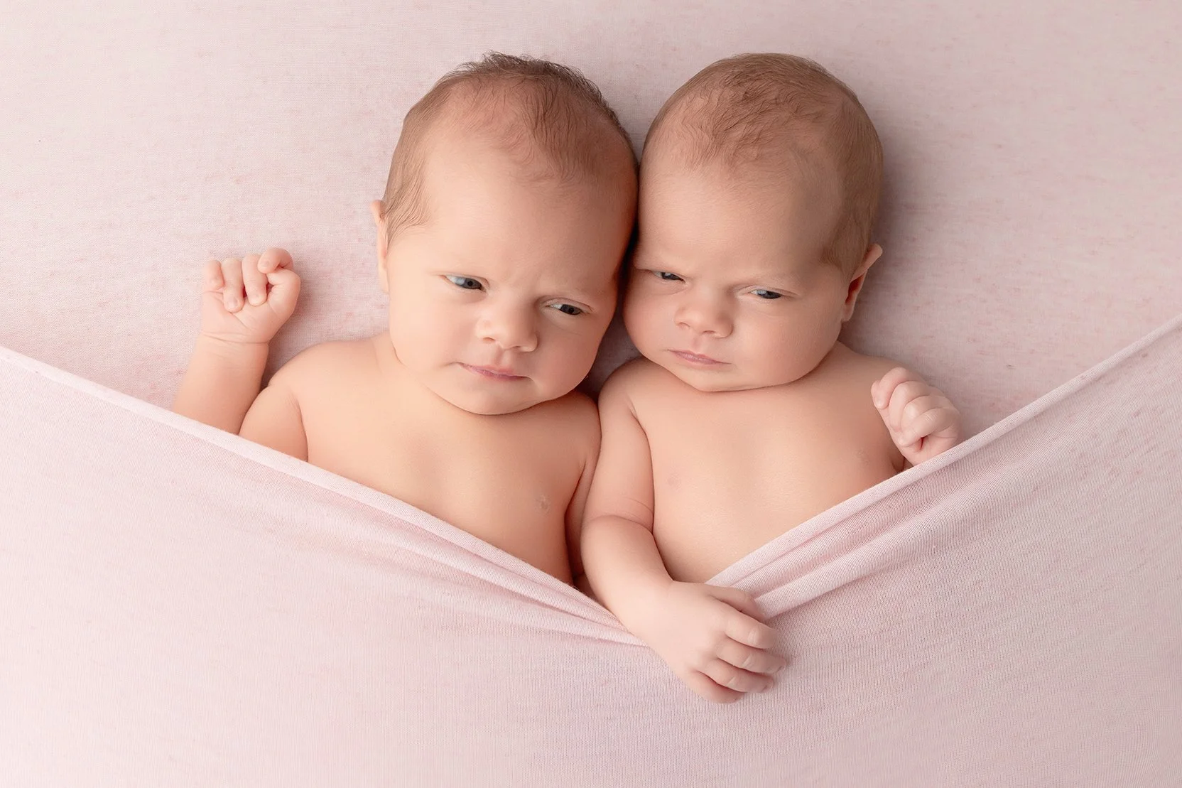 Twin-newborn-photographer-milton-keynes (6).jpg