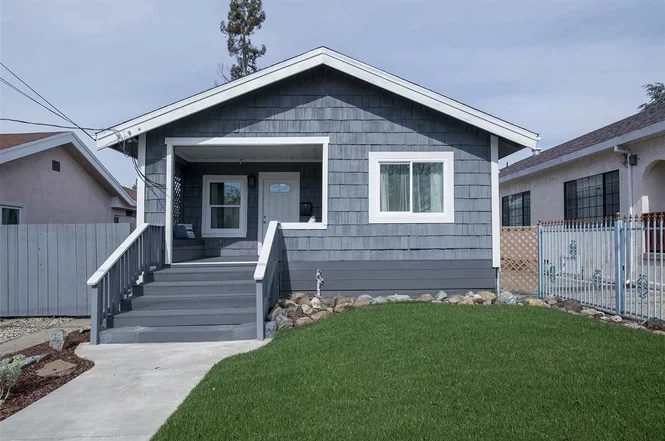 3755 Brown Avenue, Oakland