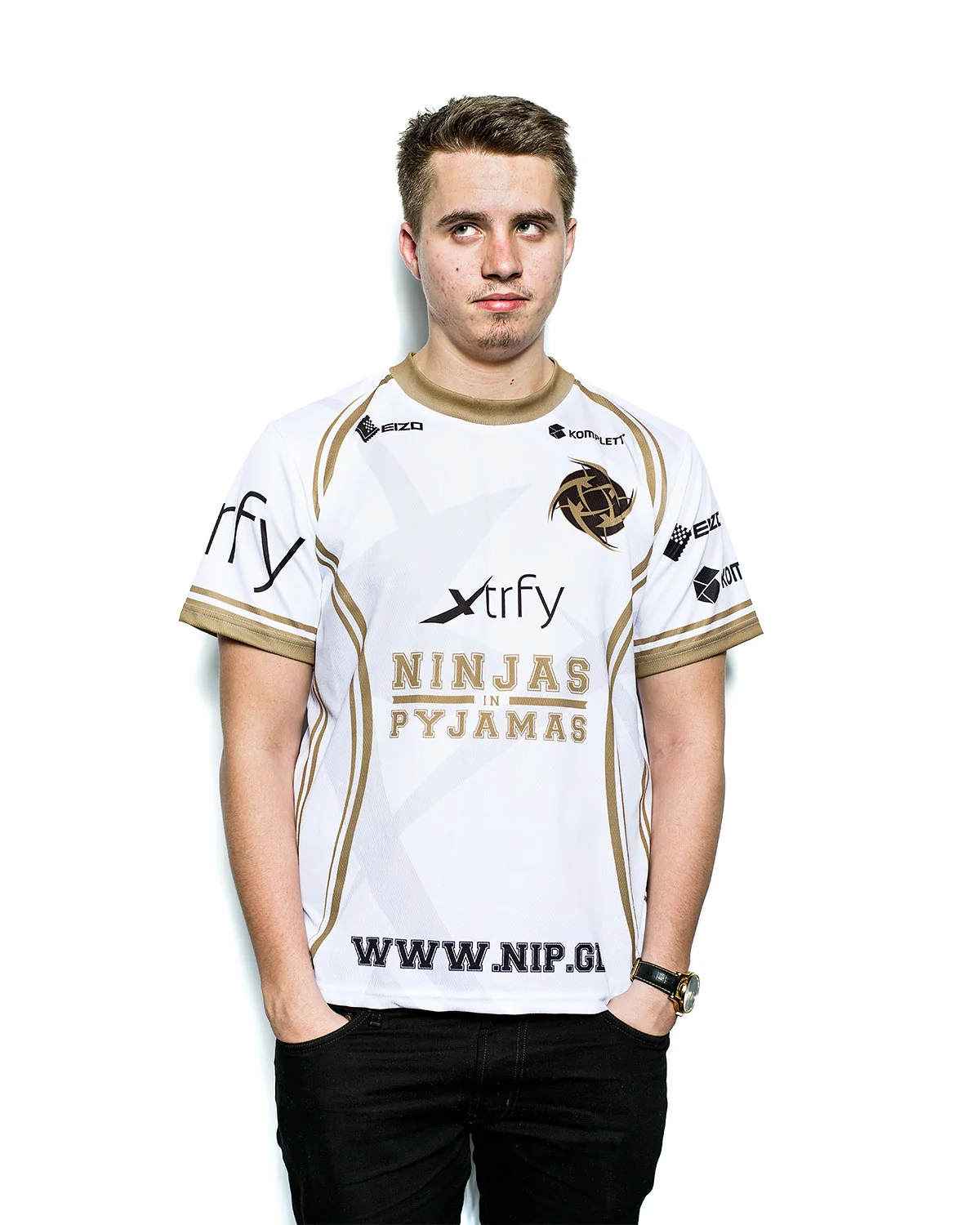 Simon Haag, pro DOTA 2 gamer ↖︎ Commissions