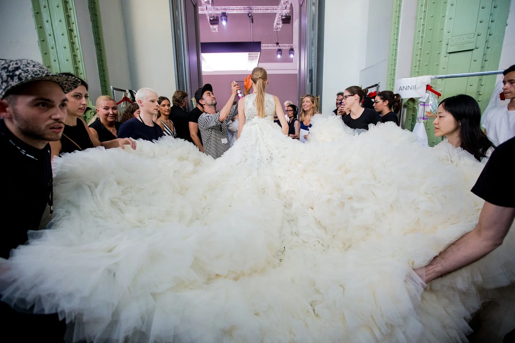 giambattista-valli-couture-fall-2015-backstage-05.jpg