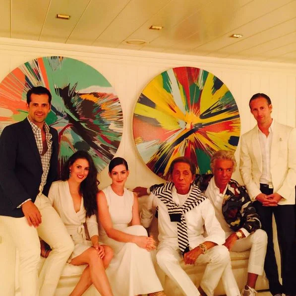 privategg What about navy and blu @realmrvalentino @annehathaway @misstilerpeck @robbiefairchild #tmblue2015