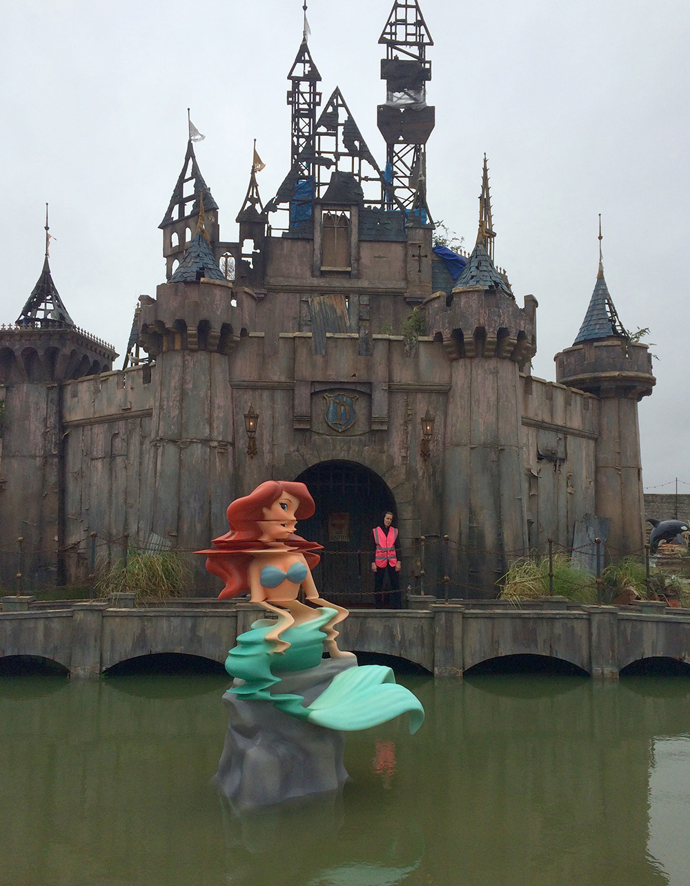 Street-Art-by-Banksy-and-other-artists-in-London-England-Dismaland-2.jpg
