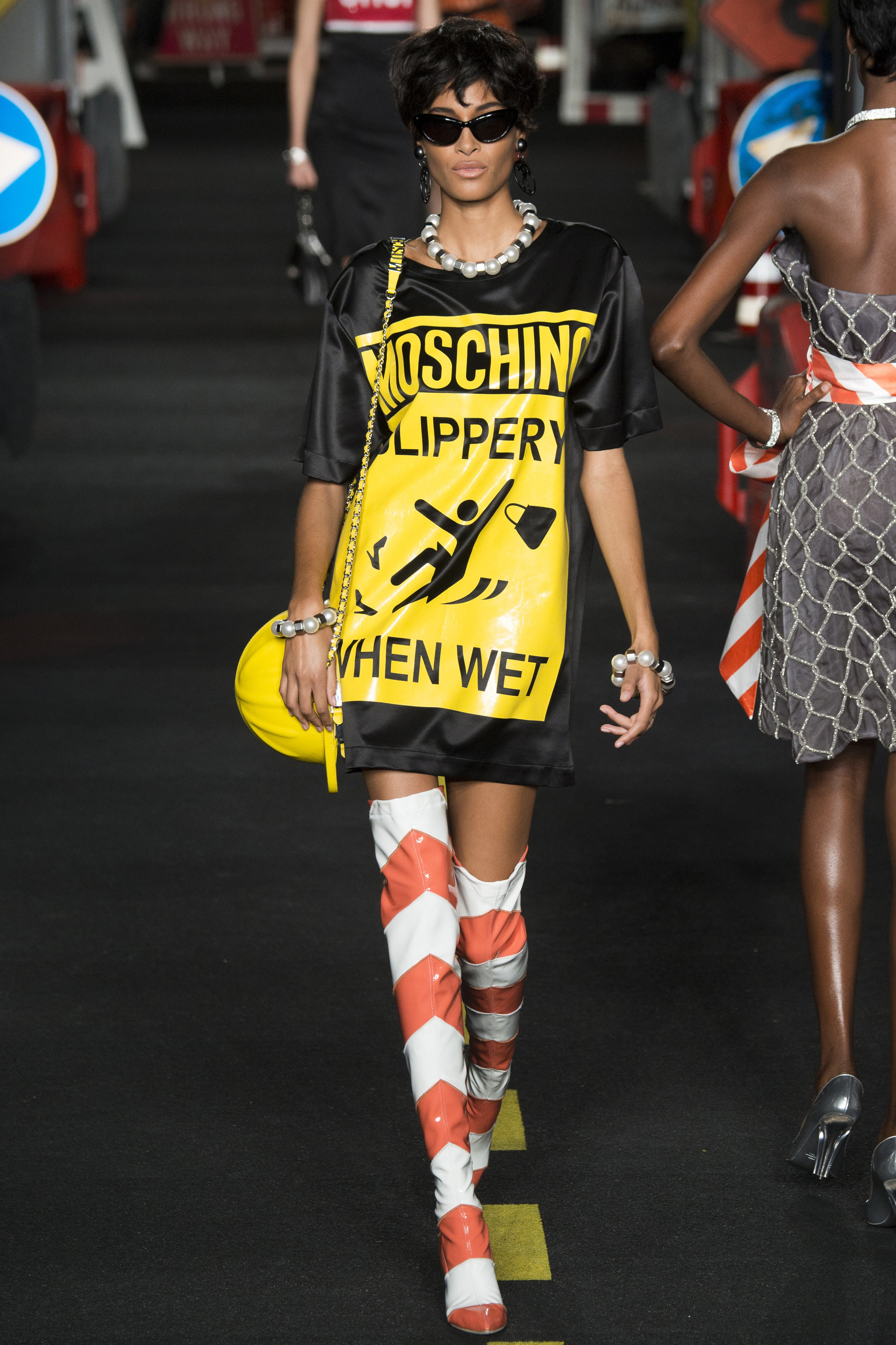 moschino spring 2016