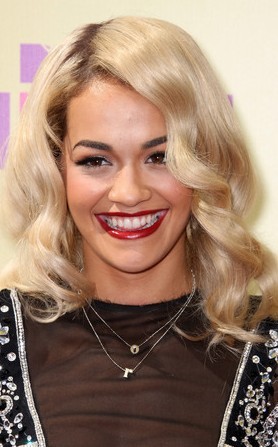 rita-ora-and-alex-woo-little-letters-pendant-necklace-gallery.jpg
