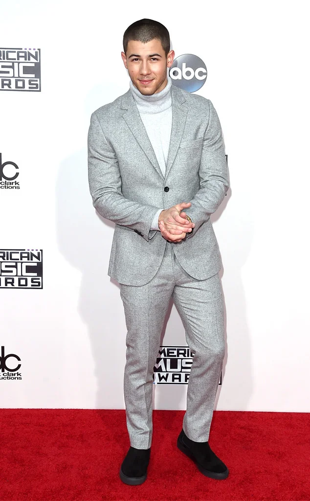 rs_634x1024-151122164451-634.NickJonas-AMA-jmd-112215.jpg