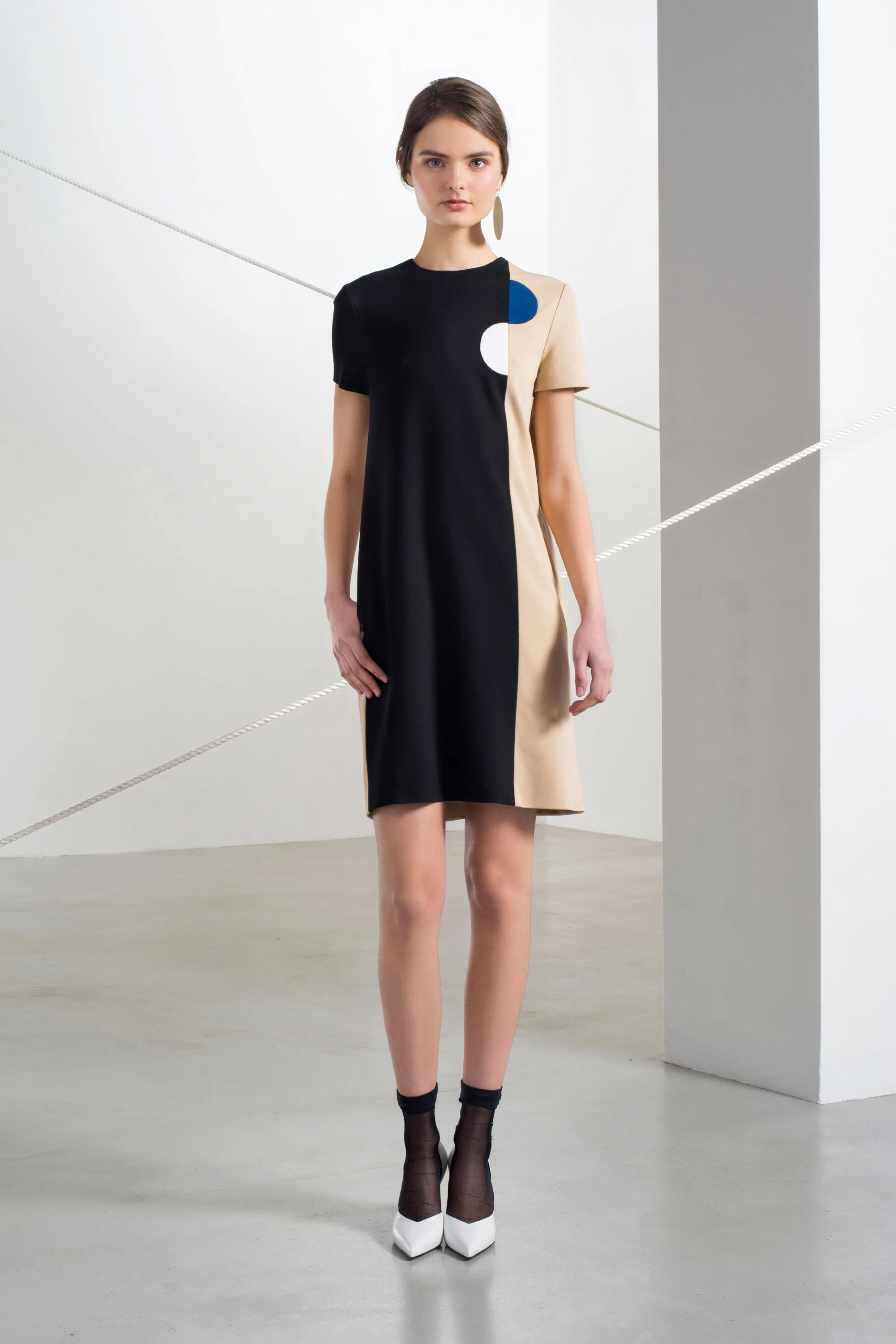 lisa-perry-pre-fall-2016-lookbook-07.jpg