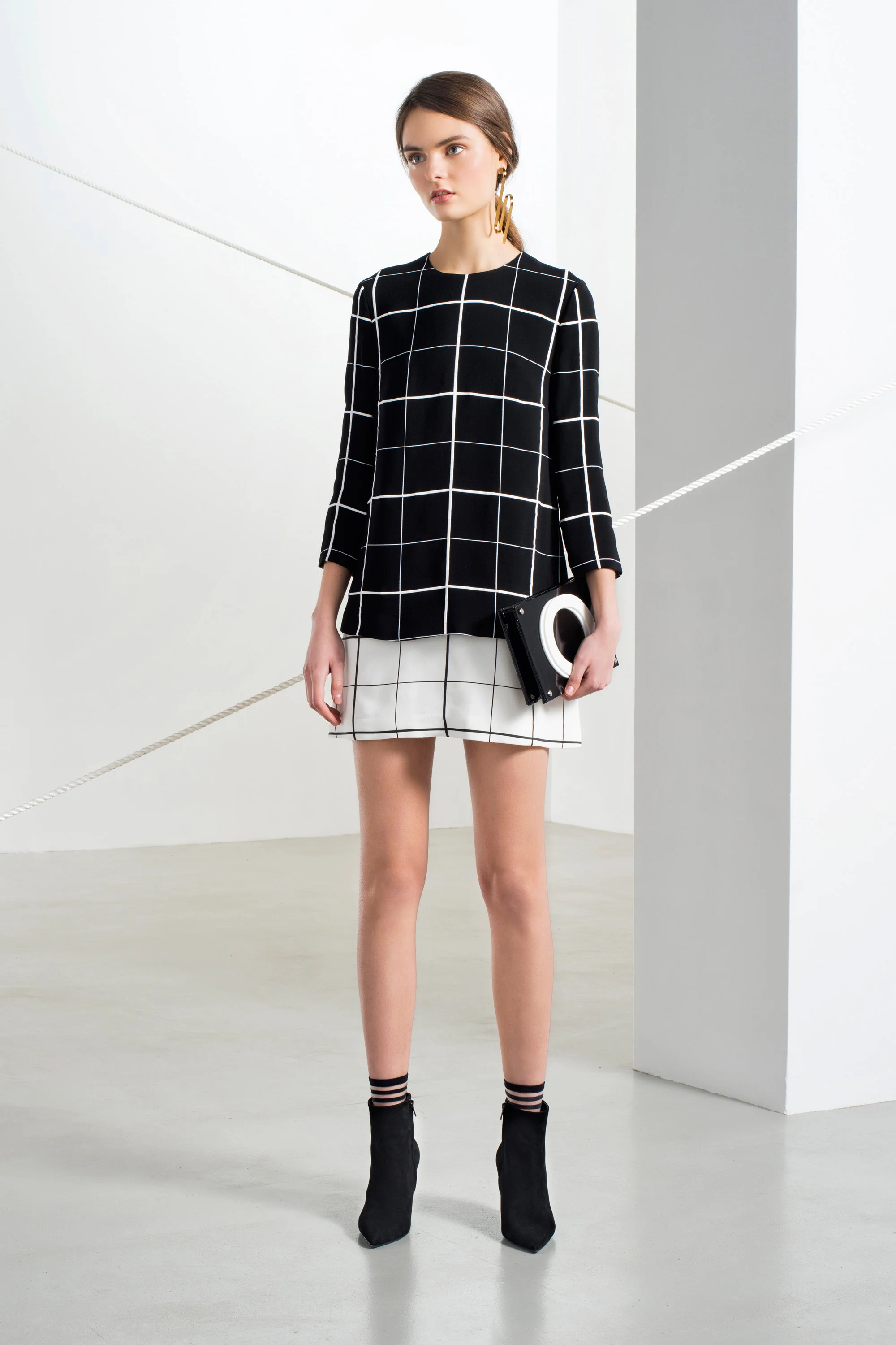 lisa-perry-pre-fall-2016-lookbook-17.jpg