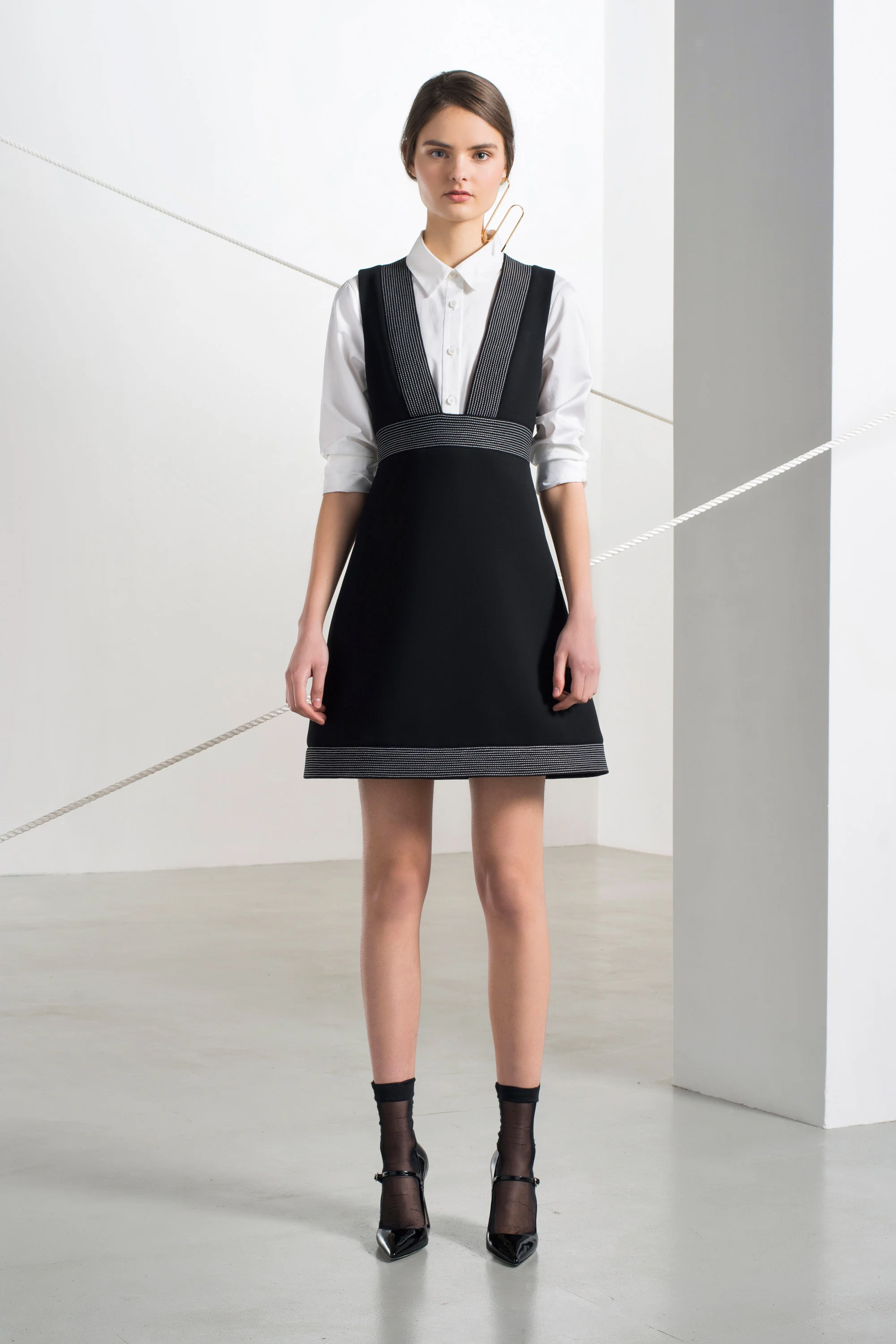 lisa-perry-pre-fall-2016-lookbook-20.jpg