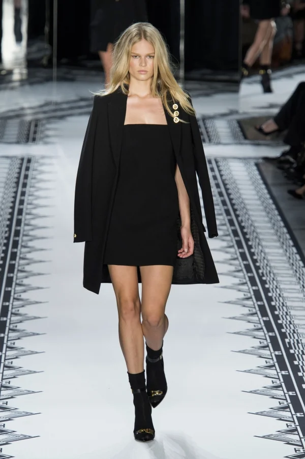 600full-anna-luisa-ewers-2.jpg