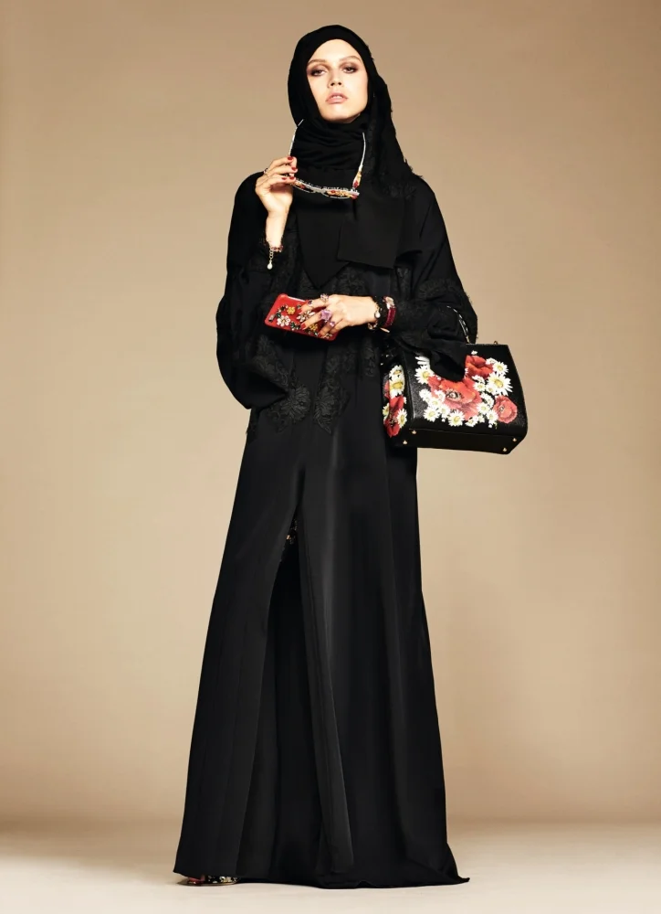 3-exclusive-dolce-gabbana-abaya-line-autox1000.jpg