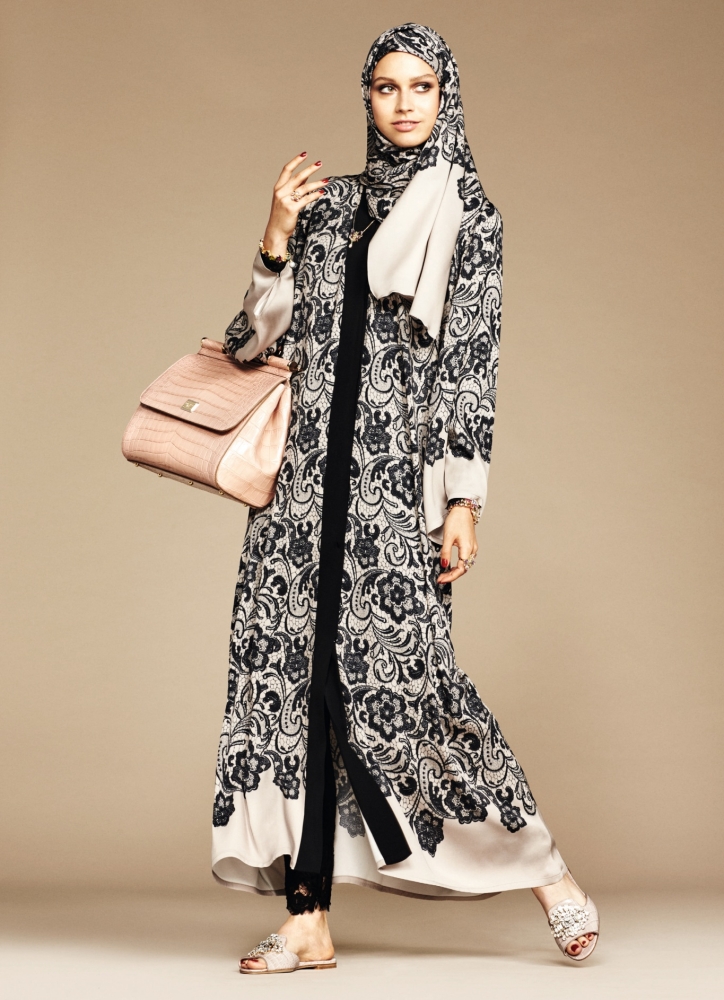 8-exclusive-dolce-gabbana-abaya-line-autox1000.jpg