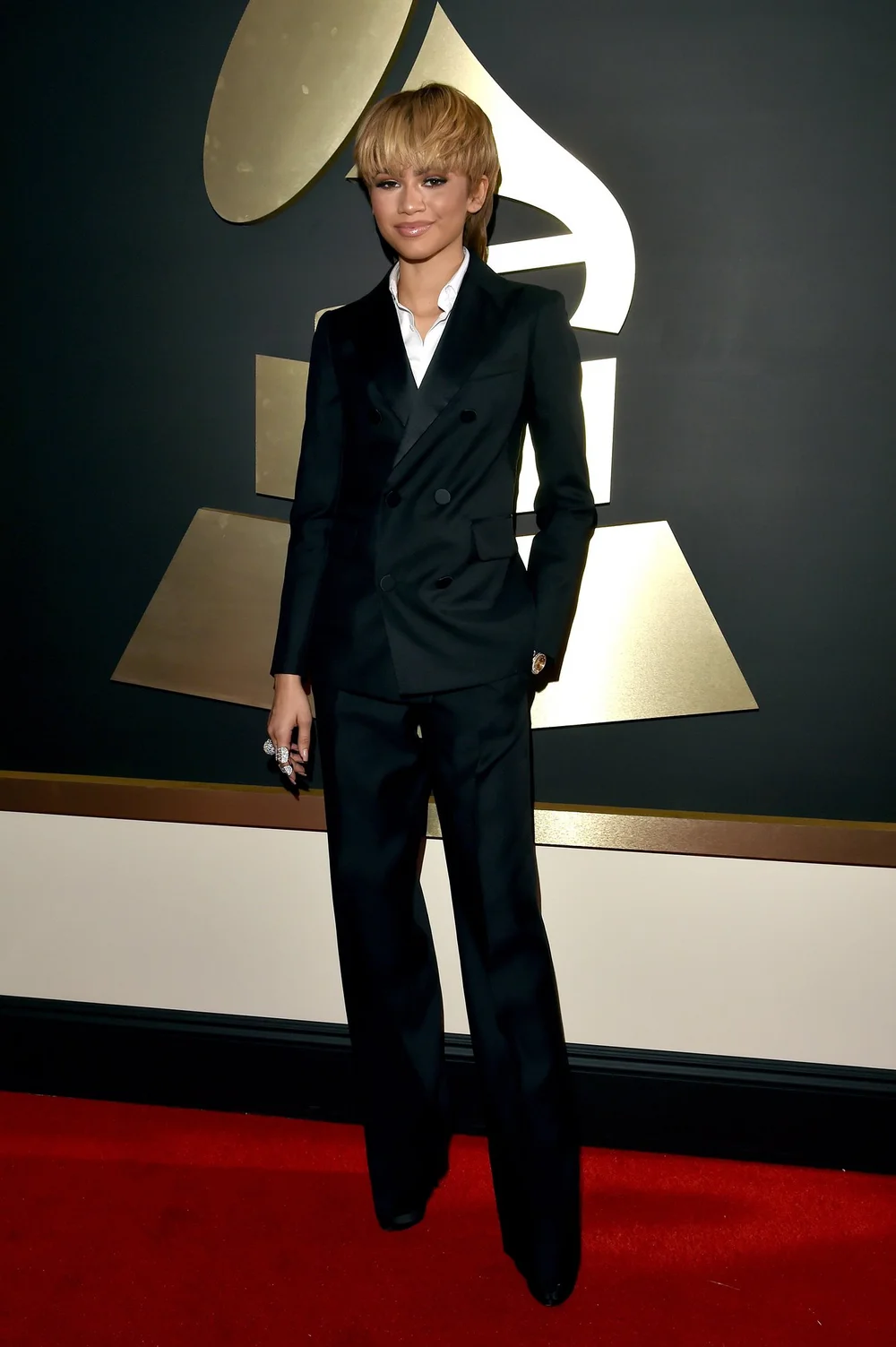 zendaya-grammys-red-carpet-2016.jpg