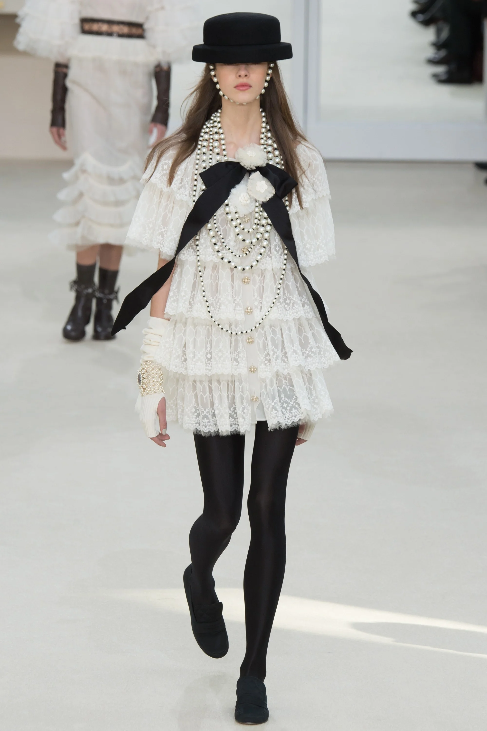 JOLIEGAZETTE: Chanel Fall 2016 Pret-a-Porter 