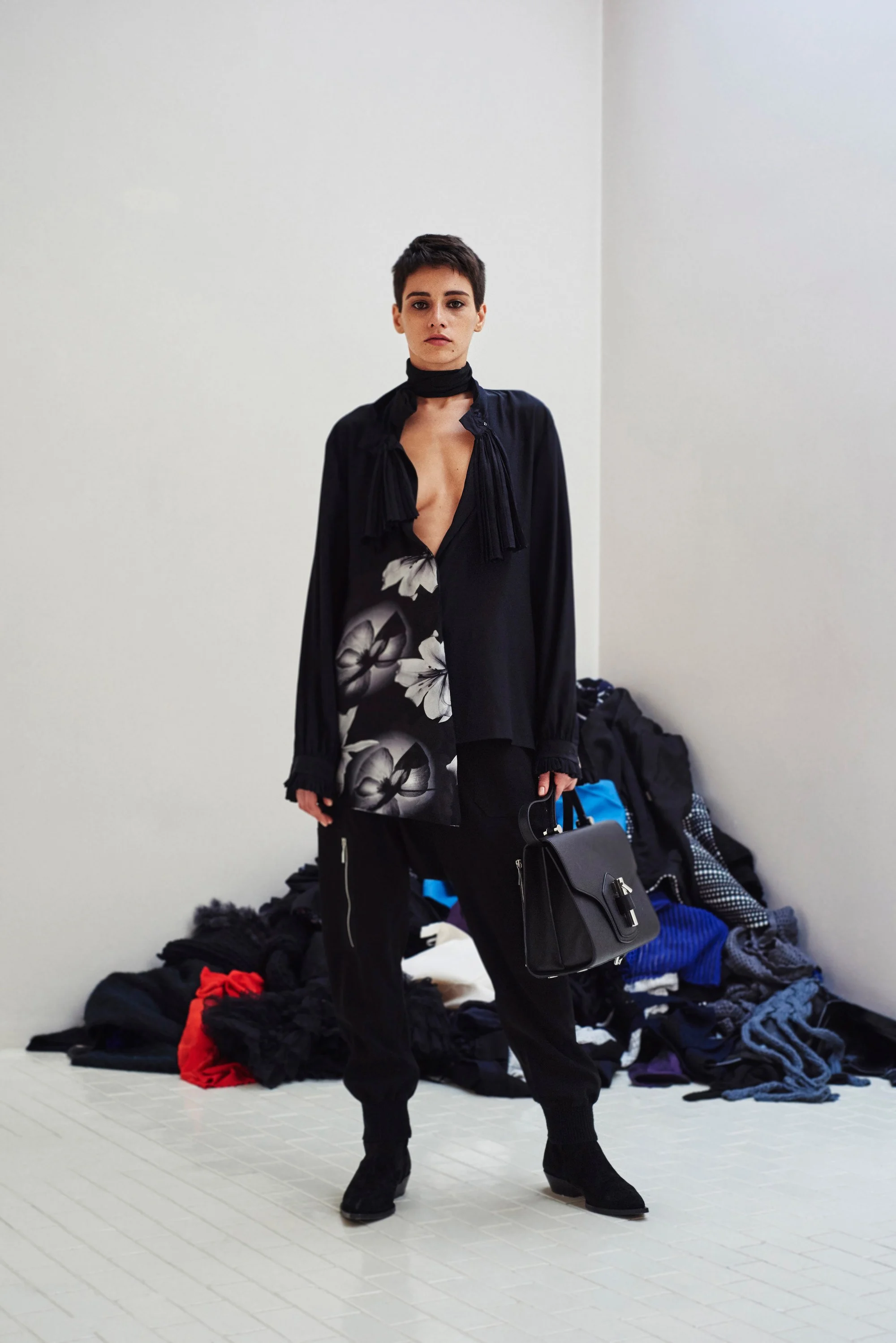 15-costume-national-pre-fall-2016.jpg