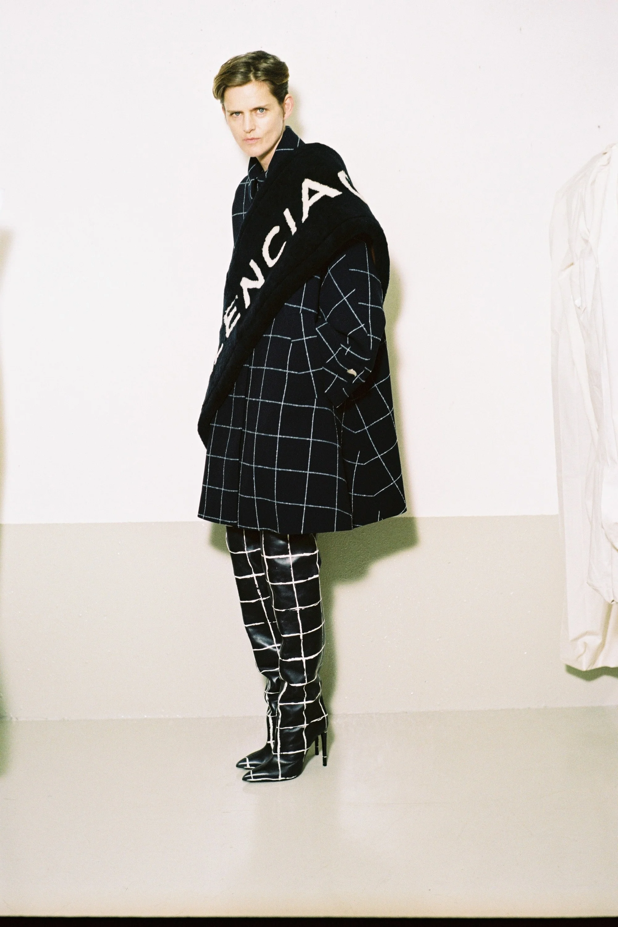 11-balenciaga-pre-fall-2016.jpg