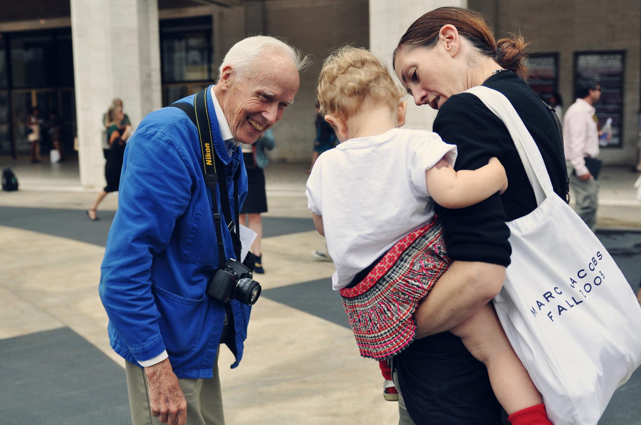 Bill_Cunningham_at_Fashion_Week_photographed_by_Jiyang_Chen.jpg