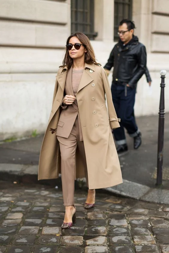 Trench over nude suit never looked so good