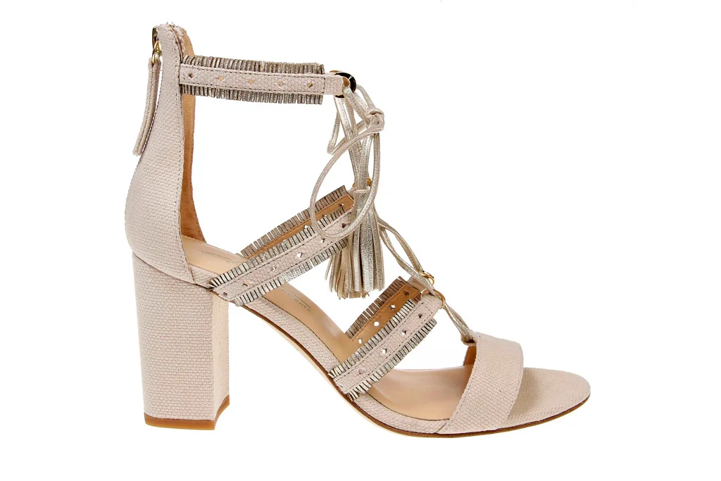zendaya-shoes-spring-2017-6.jpg