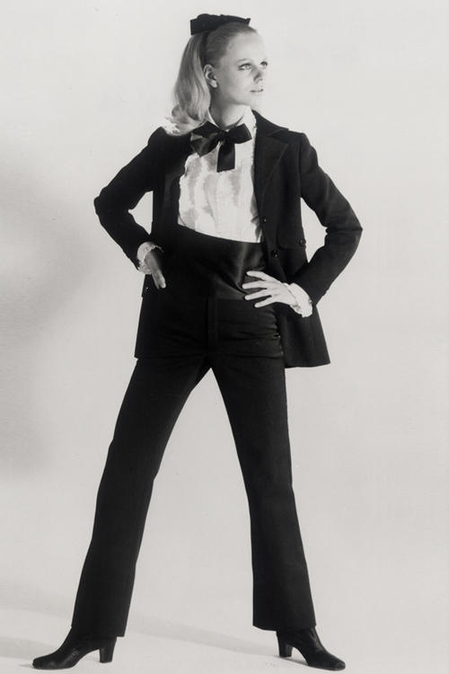 1966_le_smoking.jpg