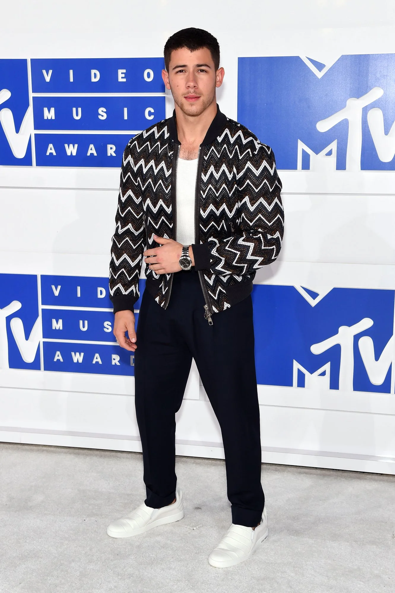 NICK JONAS