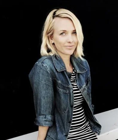 Je Suis Amy Risley Small