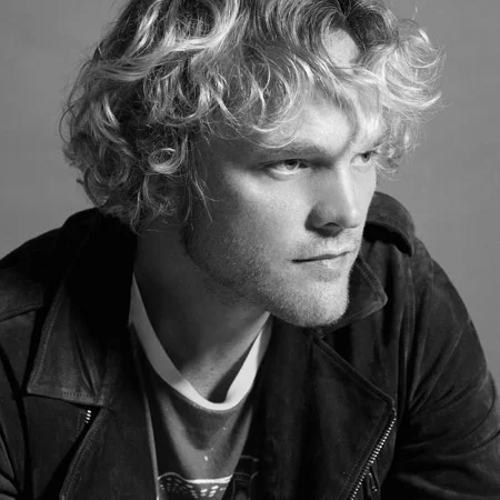 PETER DUNDUS EXITS ROBERTO CAVALLI AS CREATIVE DIRECTOR