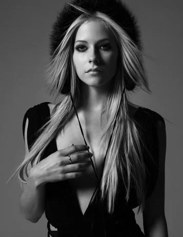Avril Lavigne Designs Leggings for Pins to Kill!