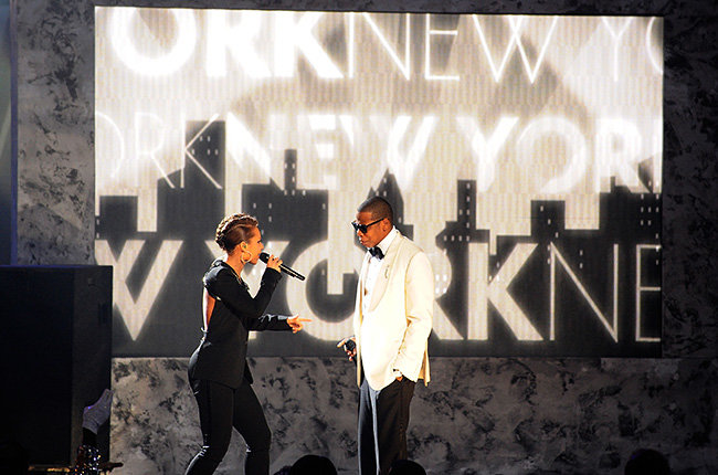 Alicia Keys & Jay Z in 2009 Alicia Keys & Jay Z invoke the glamour of the silver screen at the 2009 AMAs.