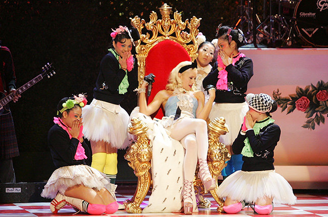 Gwen Stefani in 2004 Gwen Stefani gives a royal performance at the 2004 AMAs.