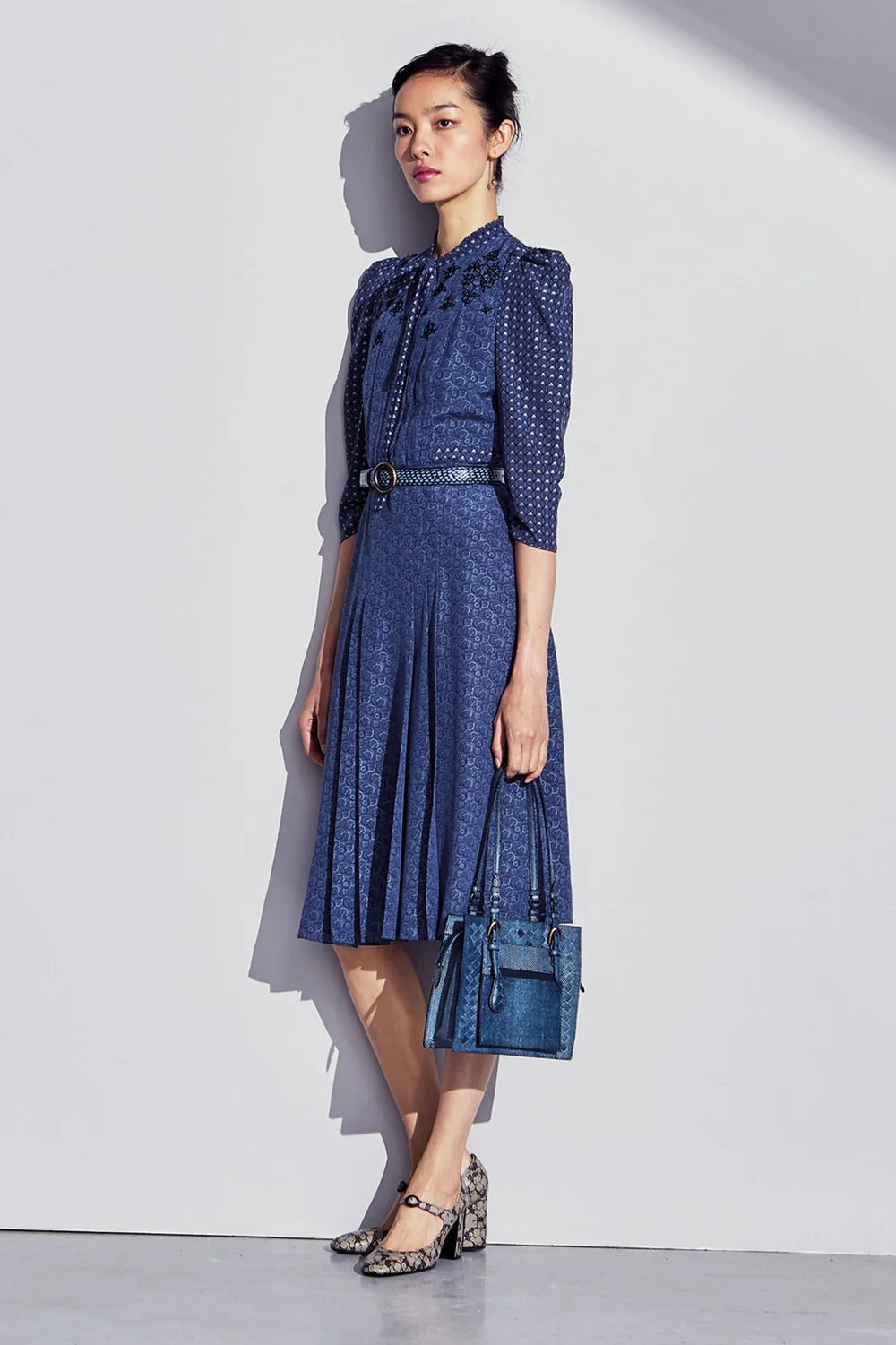 02-bottega-veneta-pre-fall-2017.jpg