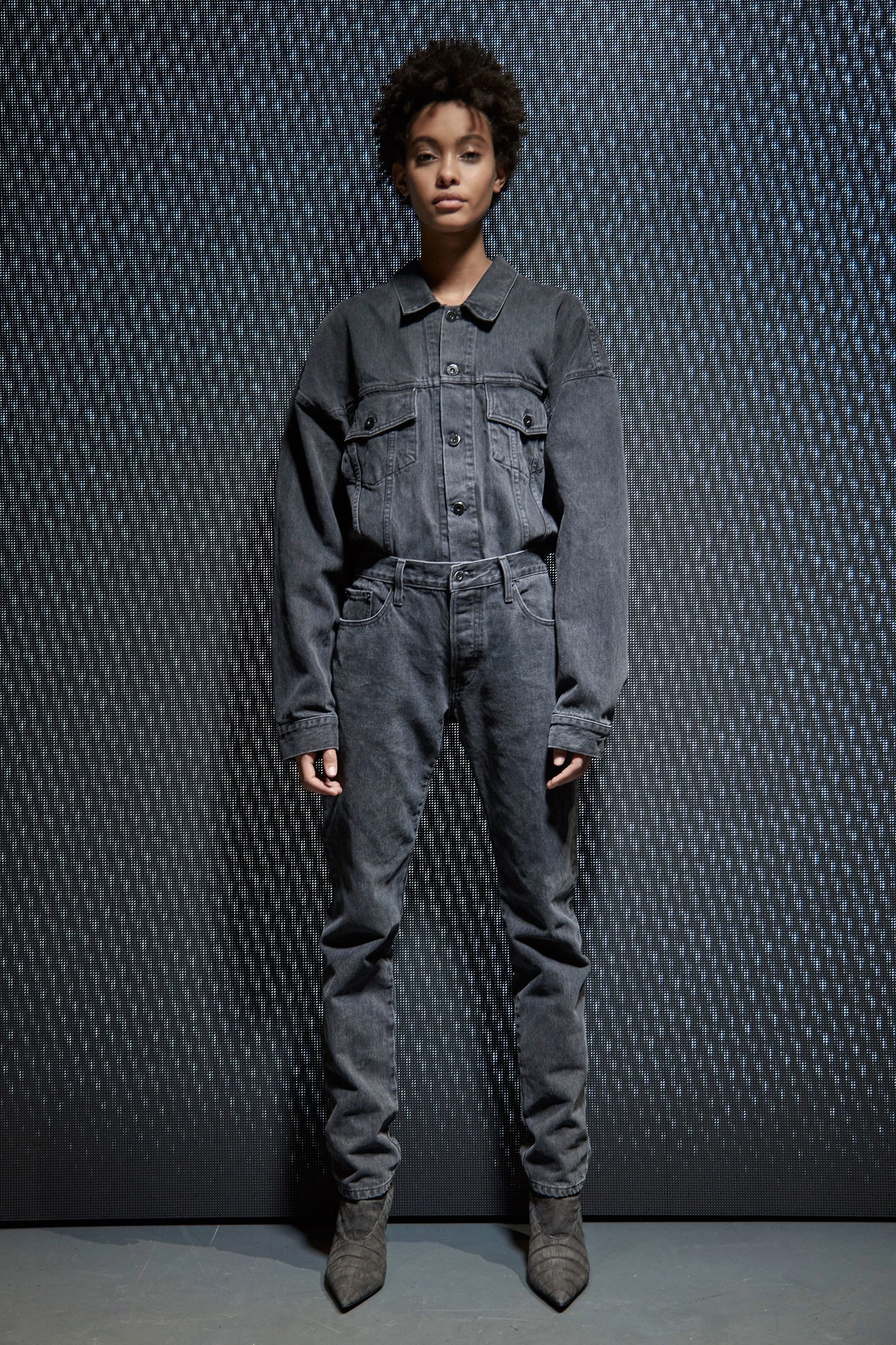 07-yeezy-season-5-fall-winter-2017-lookbook.jpg