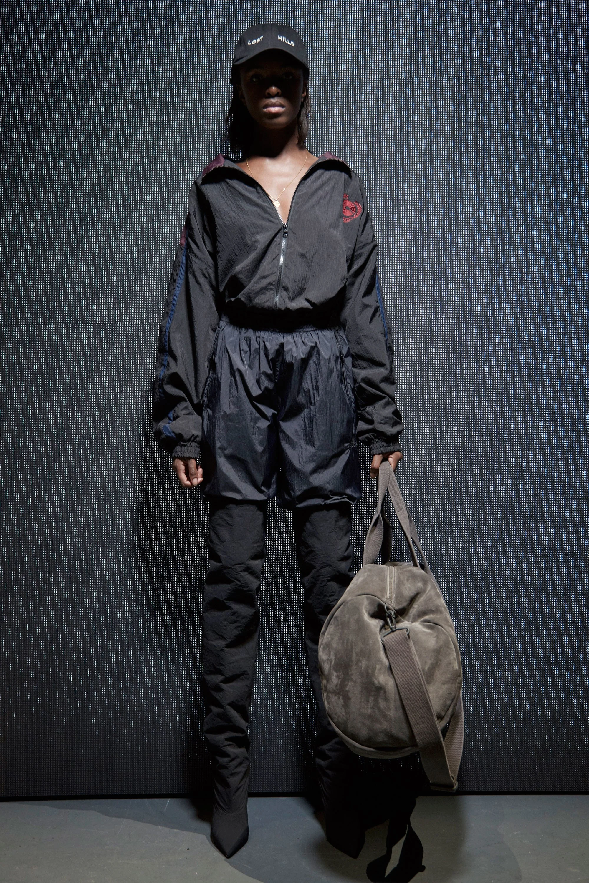 25-yeezy-season-5-fall-winter-2017-lookbook.jpg