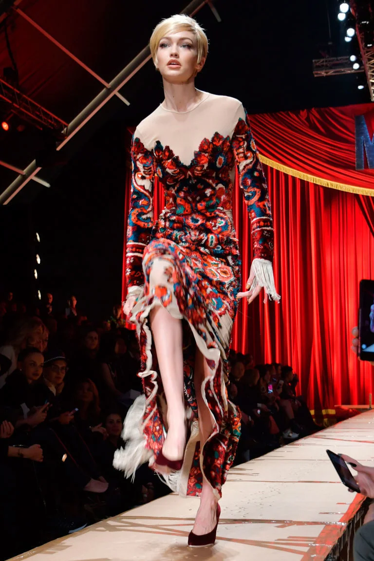 gallery-1487945022-gallery-1487931949-gigi-moschino-fall-3.jpg