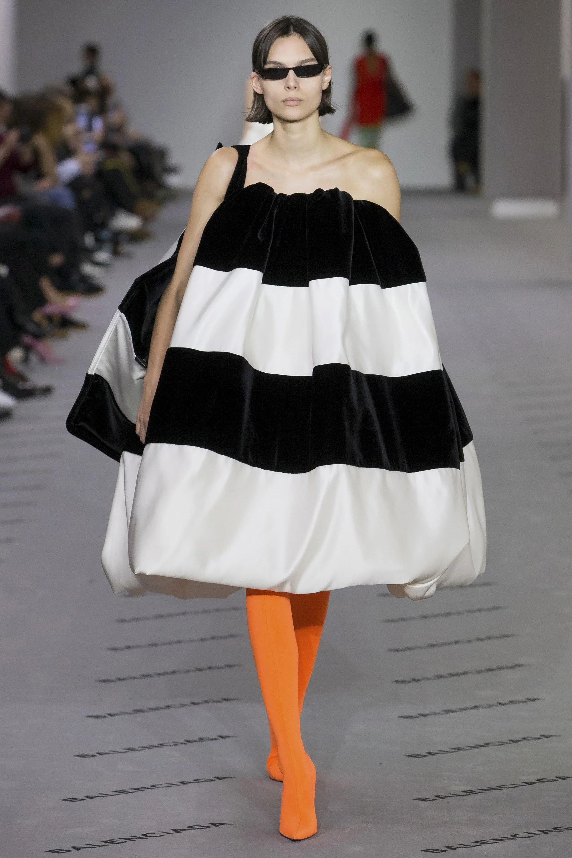 BALENCIAGA FALL 2017 READY TO WEAR 