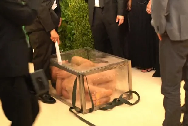 Russian Celebrity Prankster is at it again! 