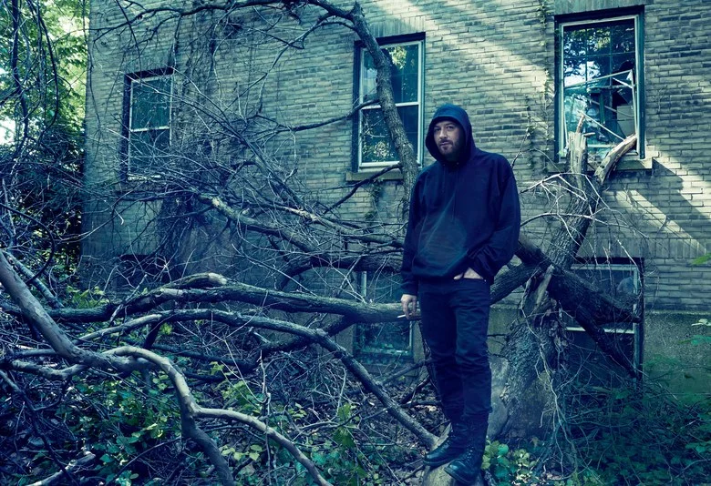 Annie Leibovitz photographed Demna Gvasalia for the September 2016 issue of Vogue
