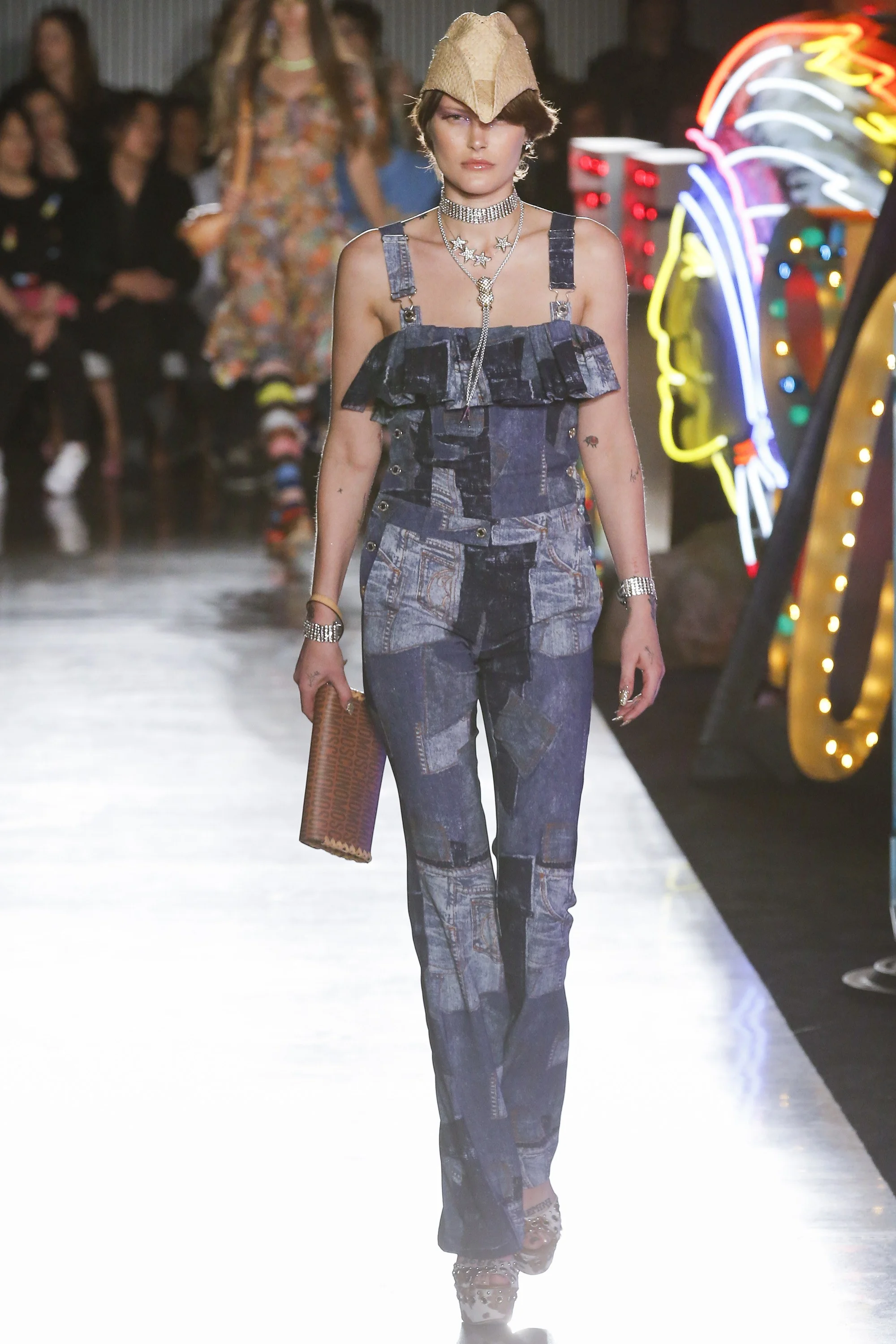 Moschino_0524.jpg
