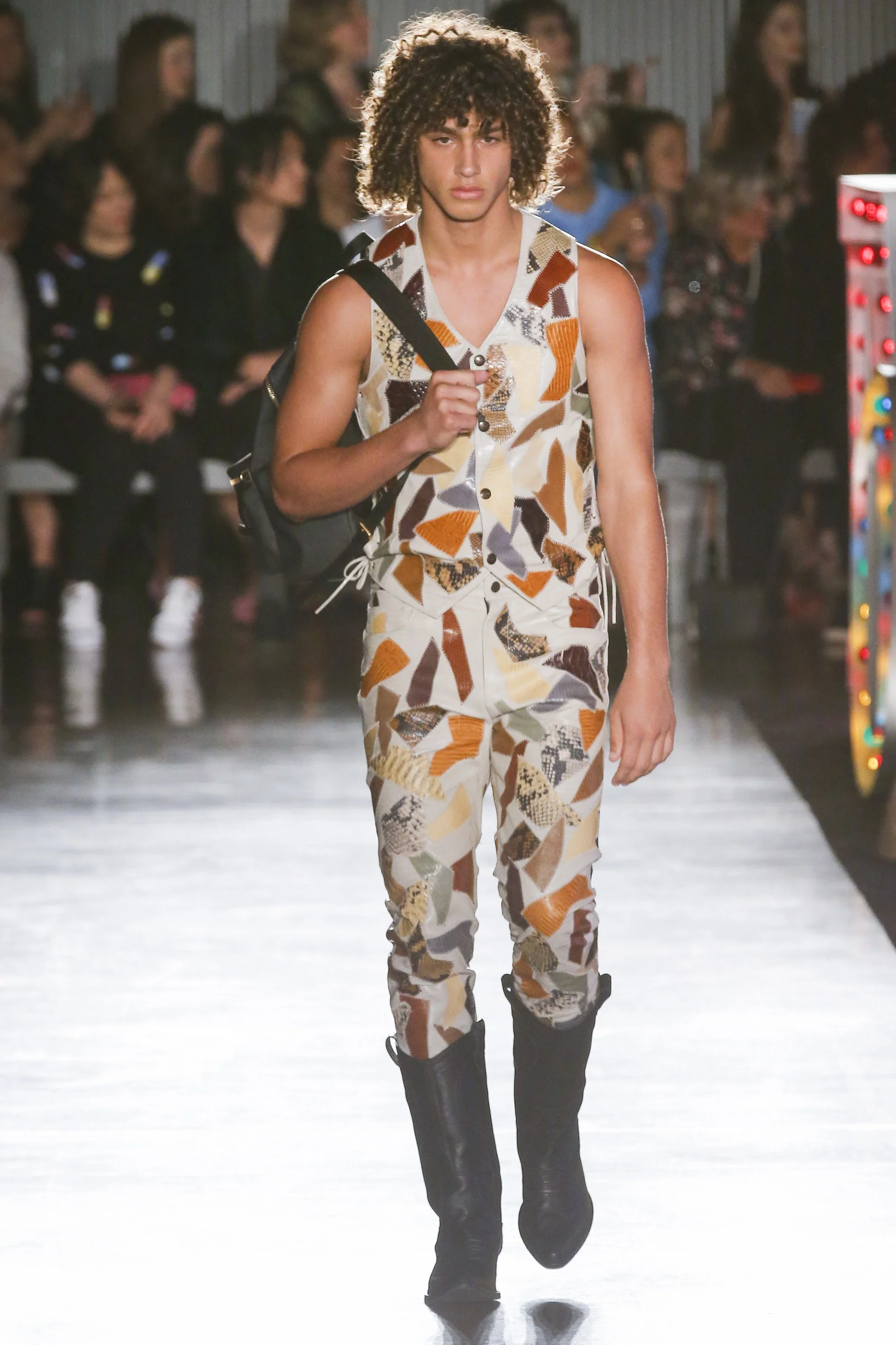 Moschino_0705.jpg