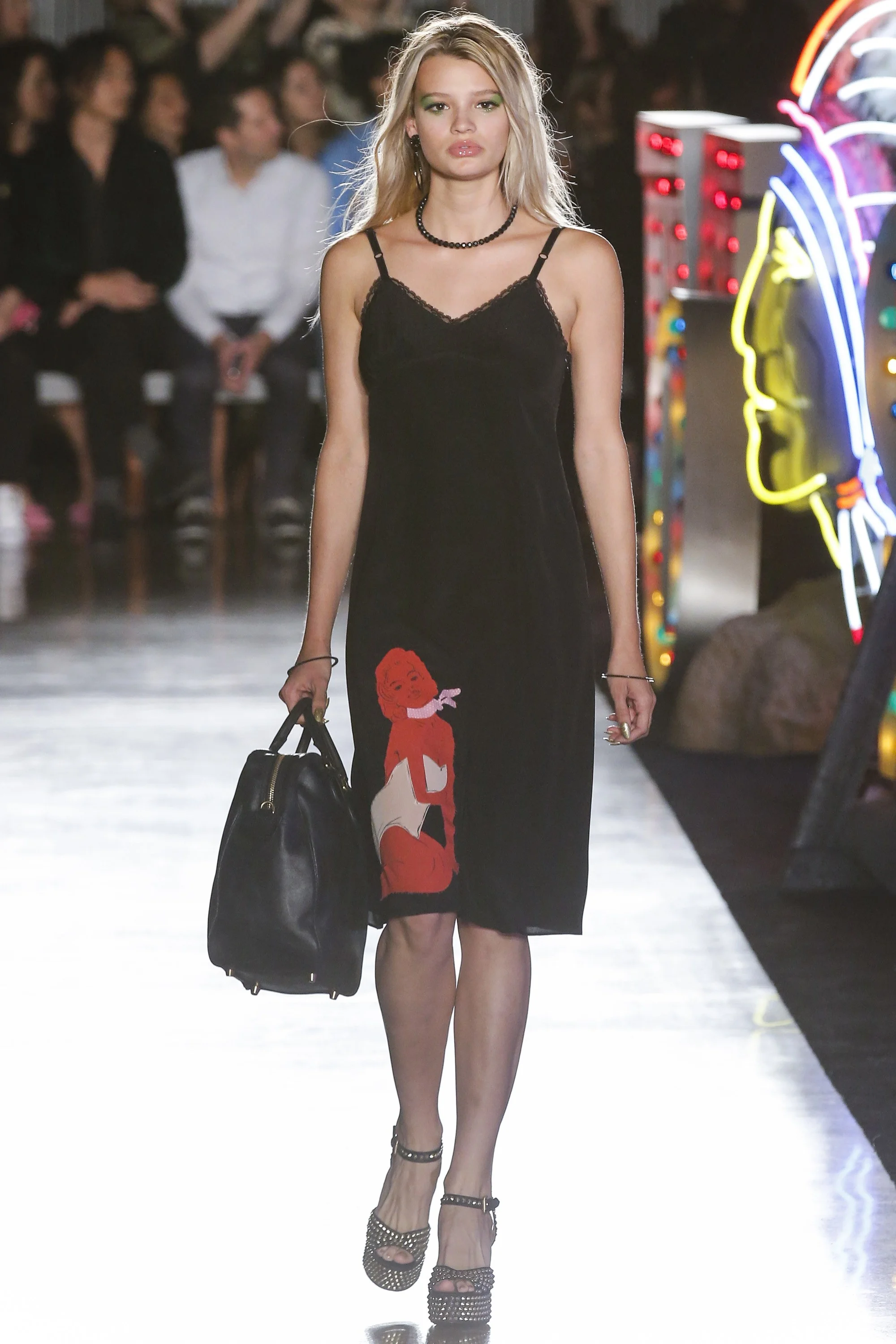 Moschino_0913.jpg