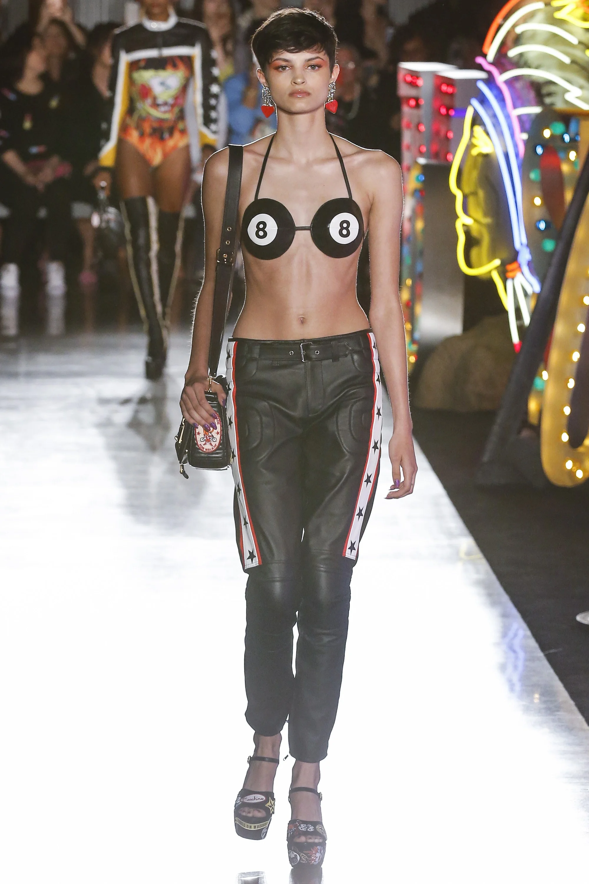 Moschino_1040.jpg