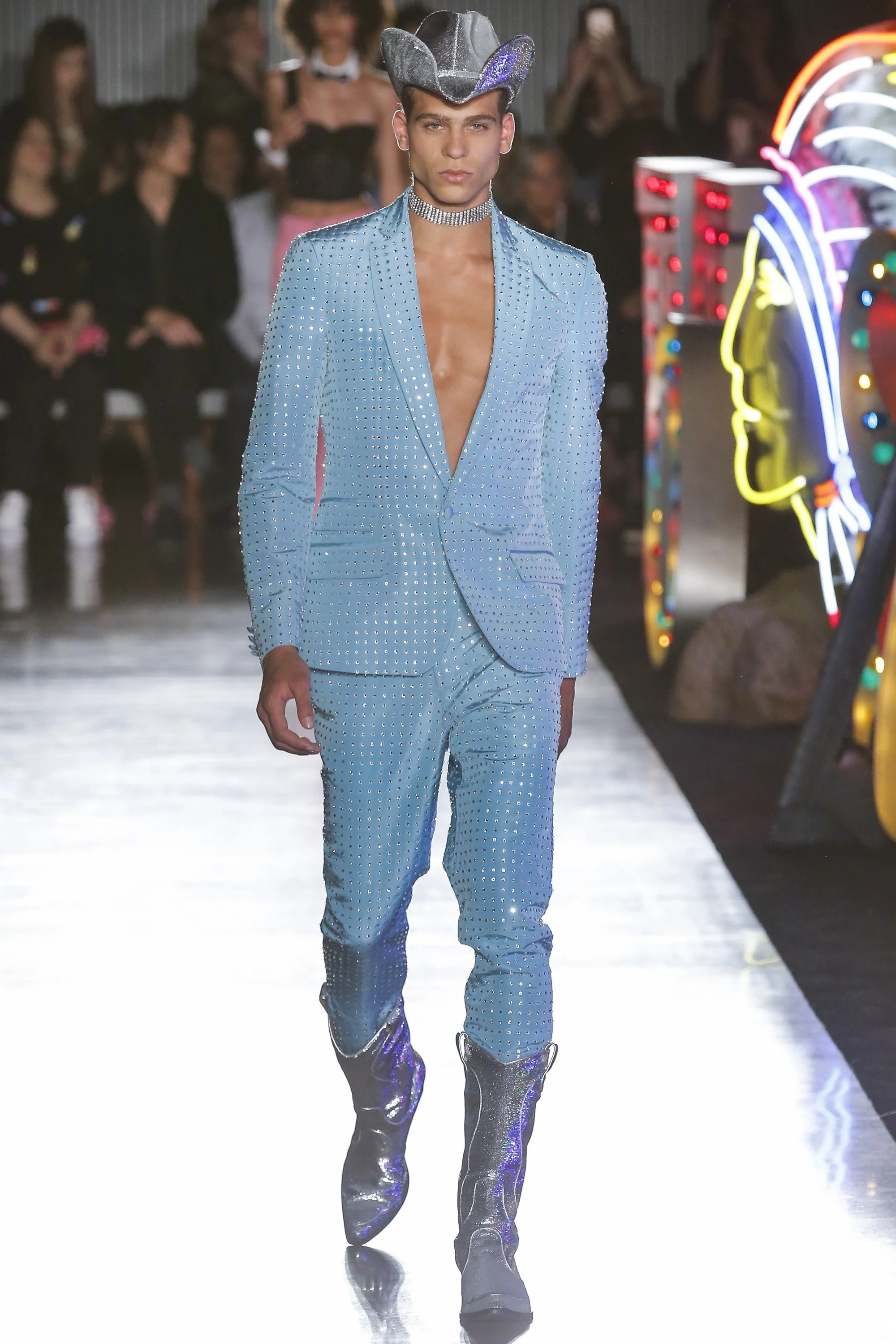 Moschino_1421.jpg