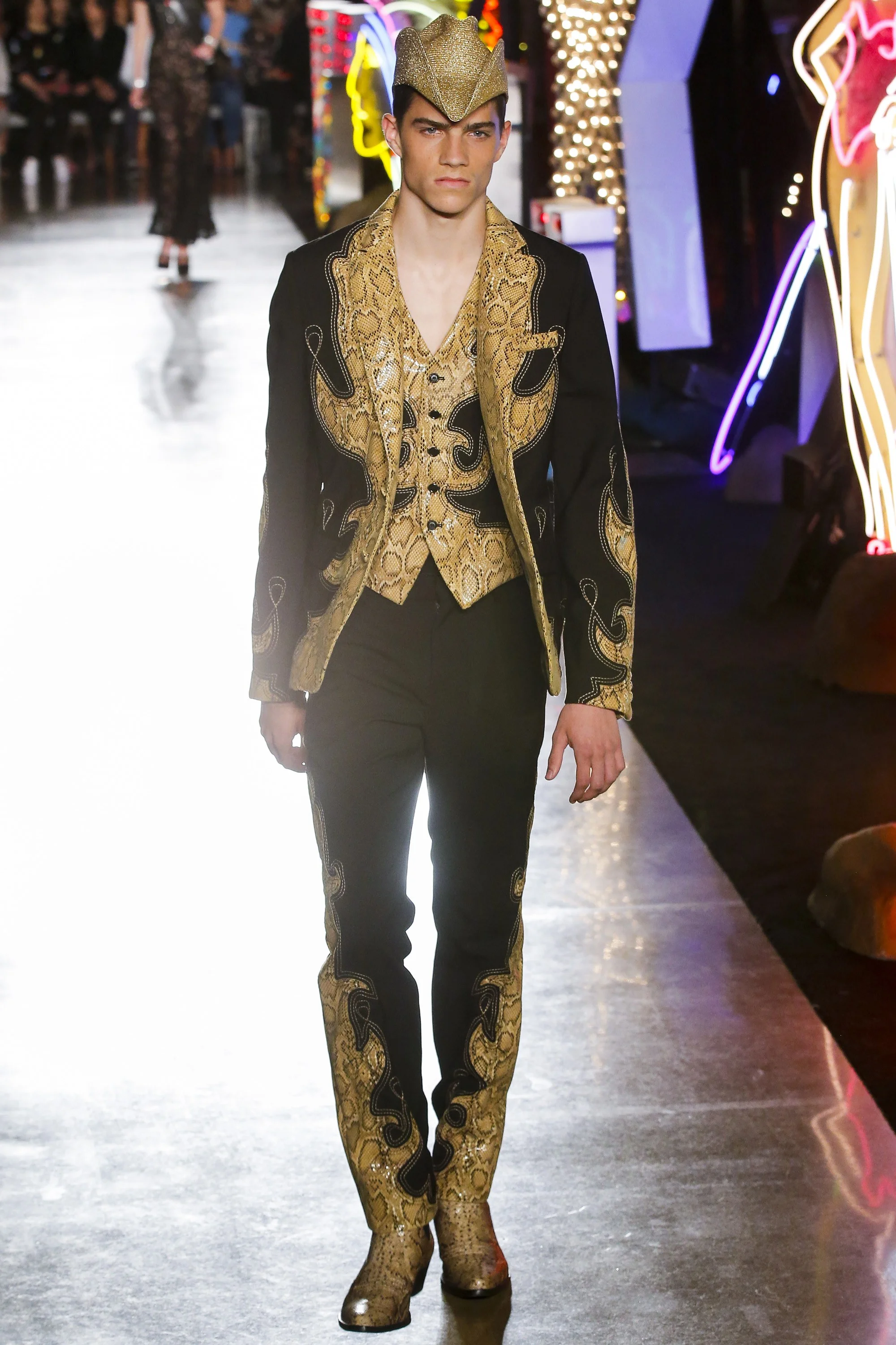 Moschino_2195.jpg