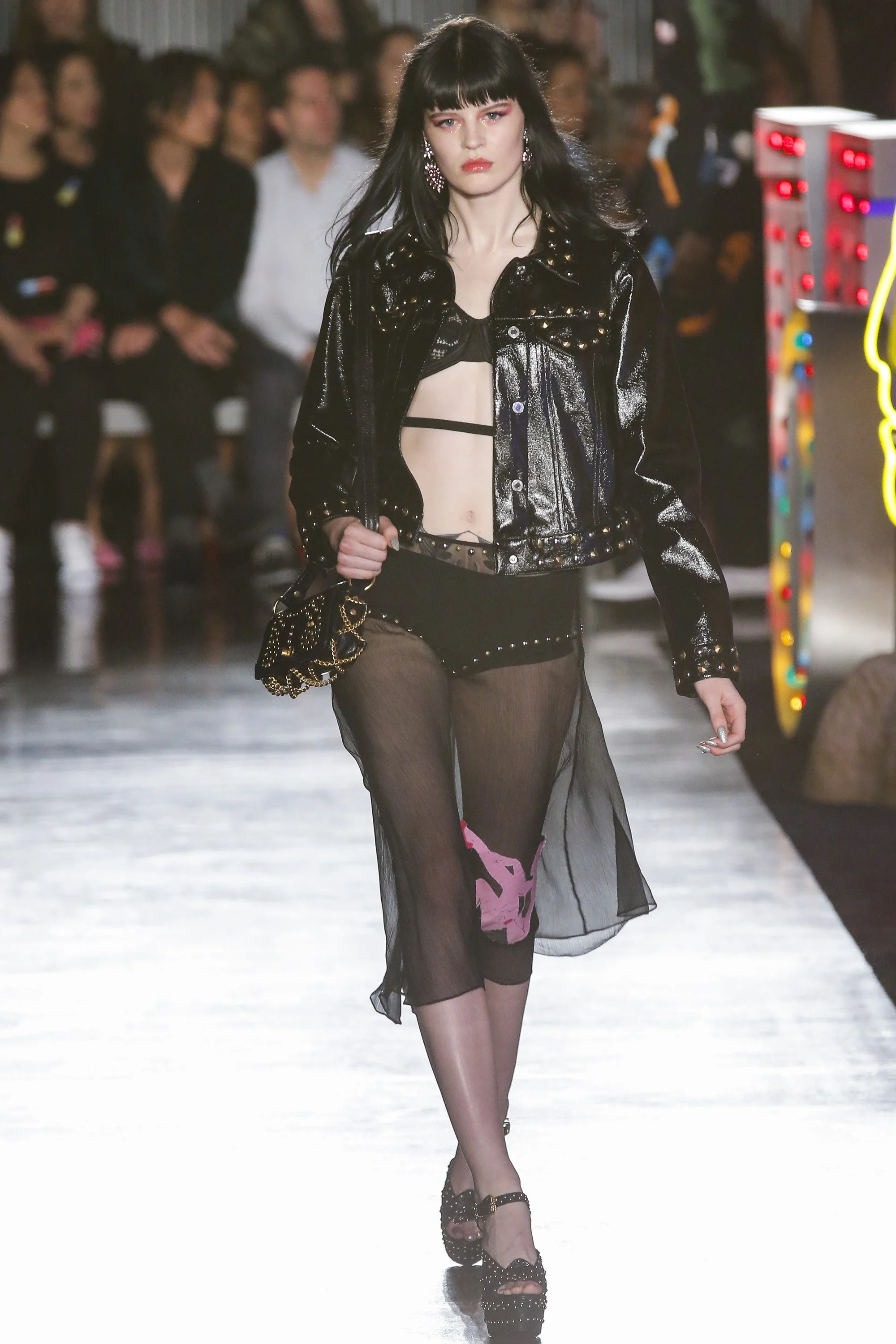 Moschino_2450.jpg
